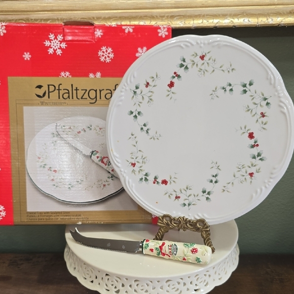 Pfaltzgraff Winterberry Plate and Knife Set - Picture 1 of 6